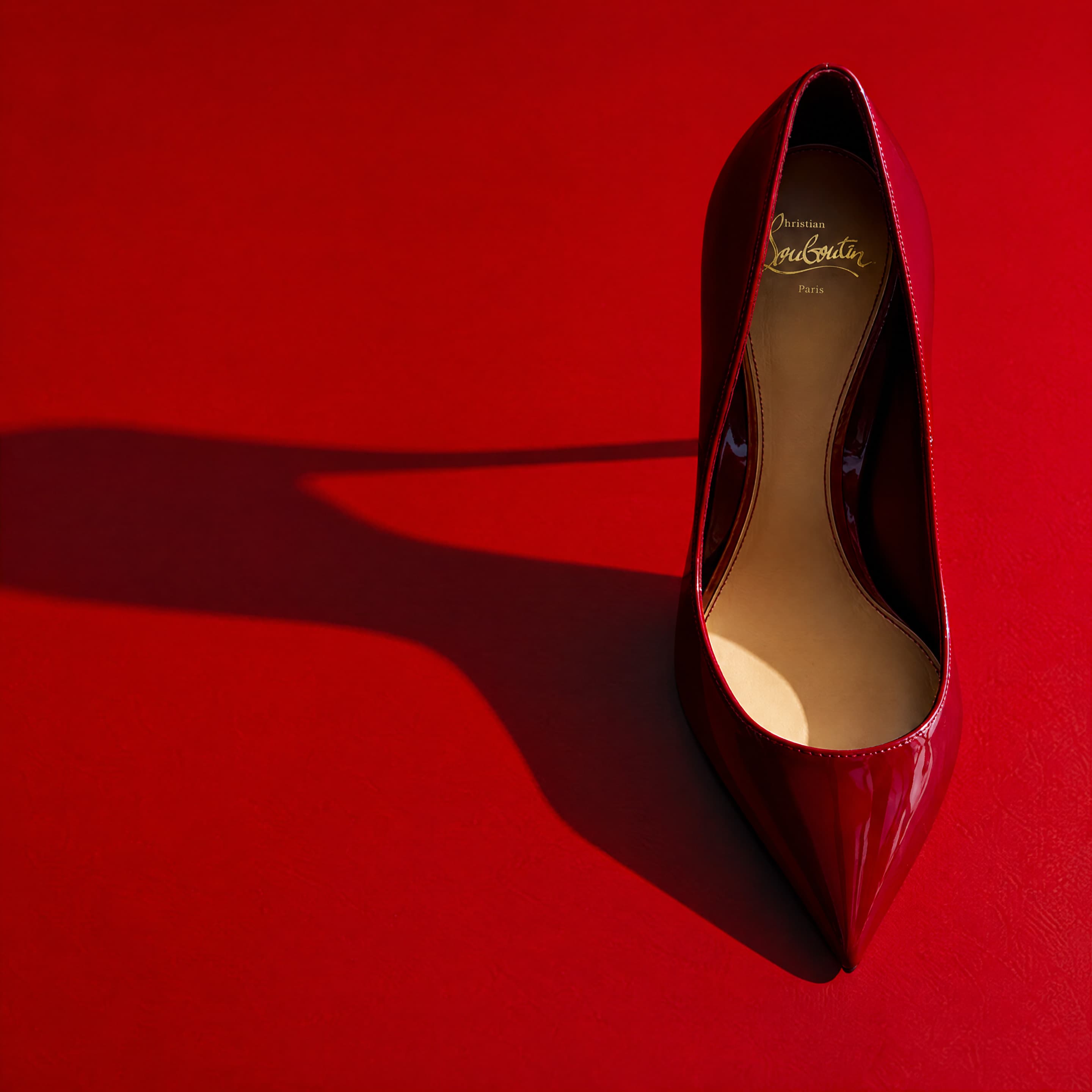 The Red Sole arrives at Oakridge Park